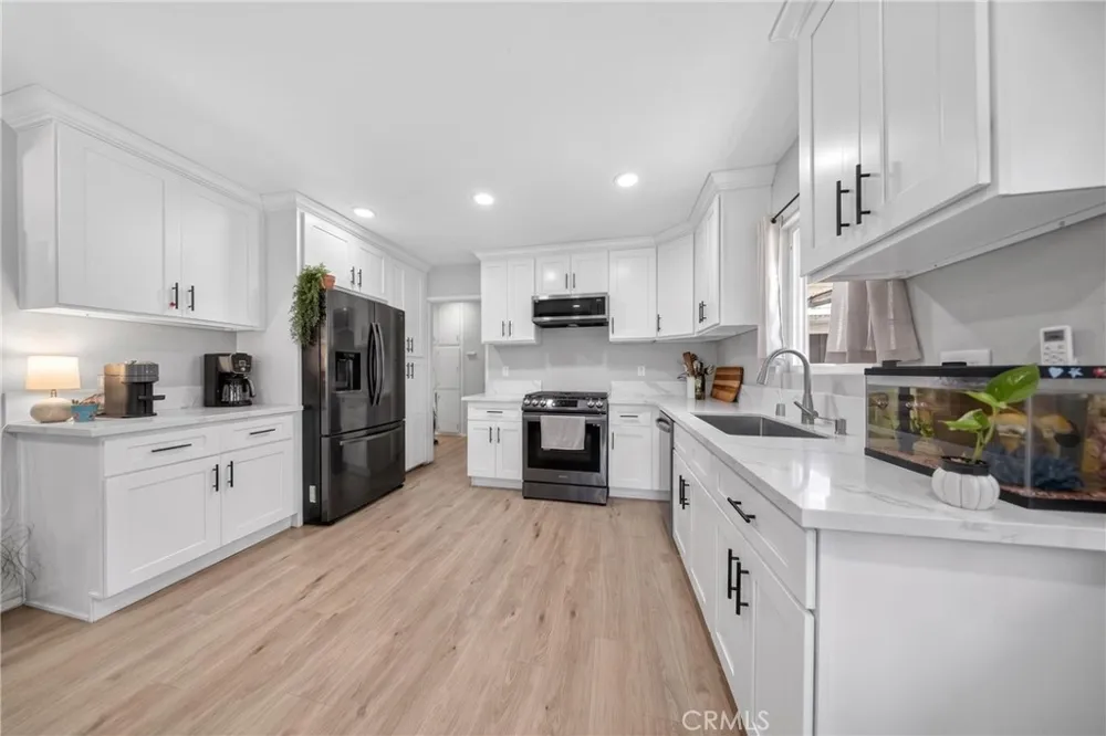 7726 Del Rosa San Bernardino, CA 92410