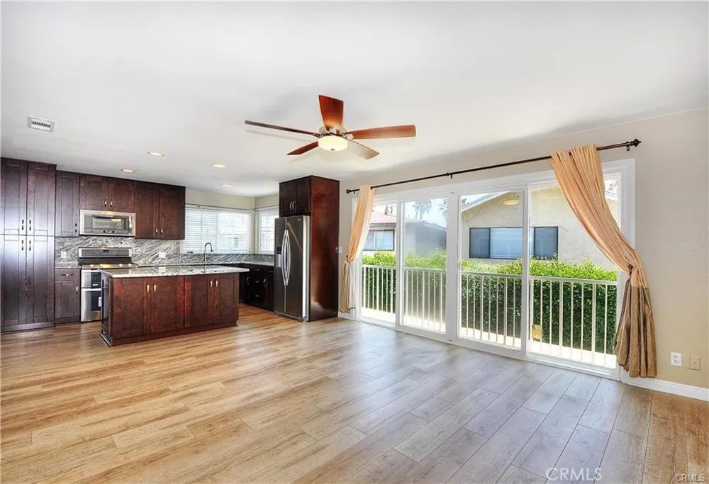 214 20th Street #A Newport Beach, CA 92663