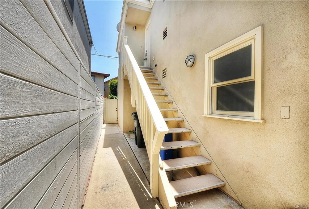 214 20th Street #A Newport Beach, CA 92663