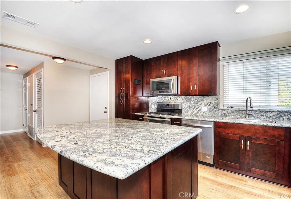 214 20th Street #A Newport Beach, CA 92663