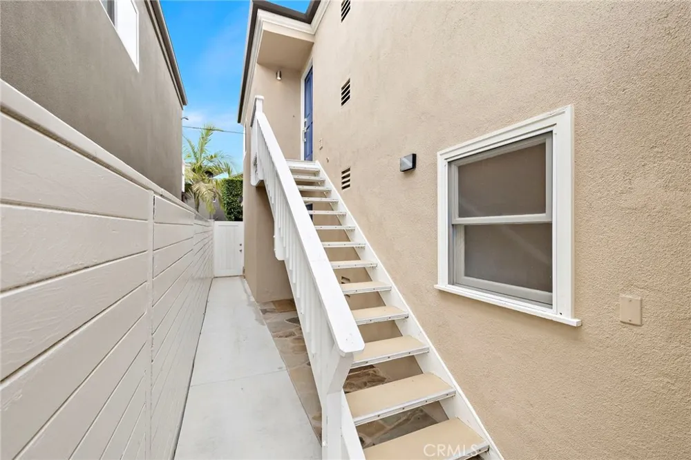 214 20th Street #A Newport Beach, CA 92663