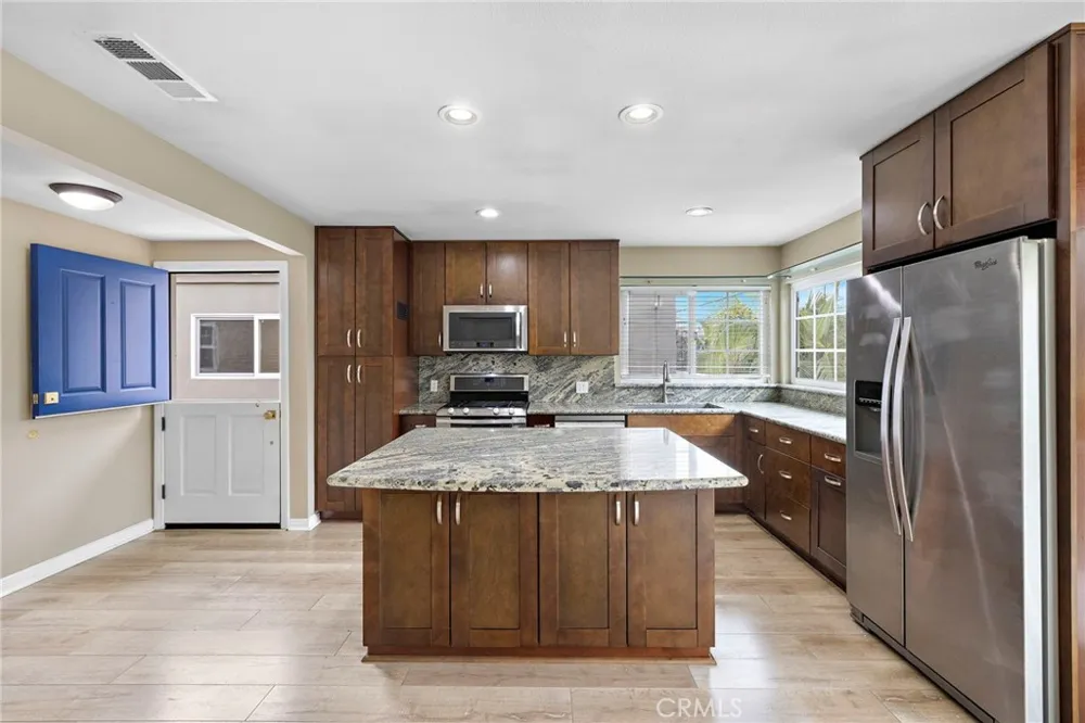 214 20th Street #A Newport Beach, CA 92663