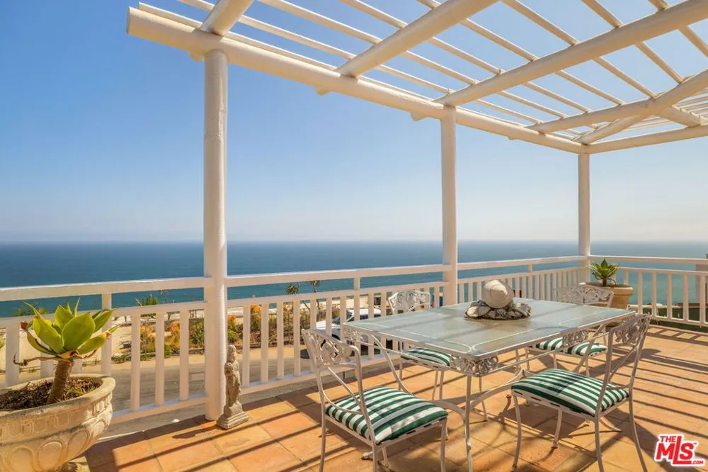 206 Bellino Drive Los Angeles, CA 90272