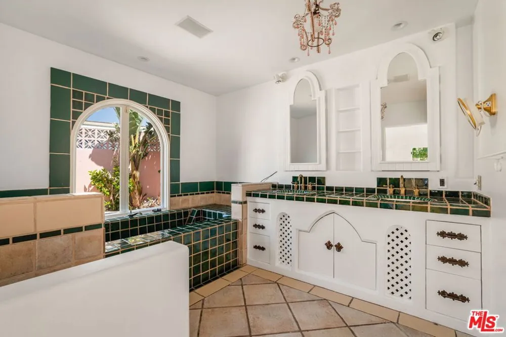 206 Bellino Drive Los Angeles, CA 90272