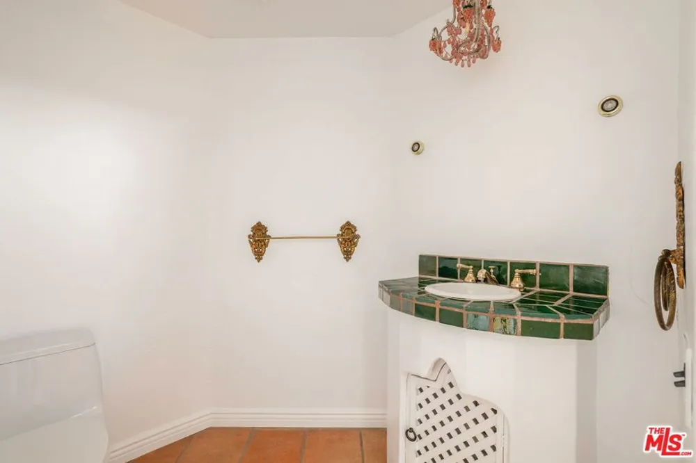 206 Bellino Drive Los Angeles, CA 90272
