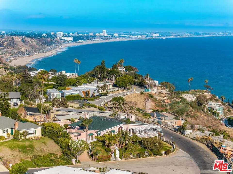 206 Bellino Drive Los Angeles, CA 90272