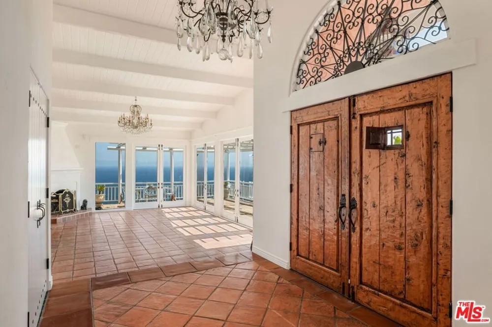 206 Bellino Drive Los Angeles, CA 90272