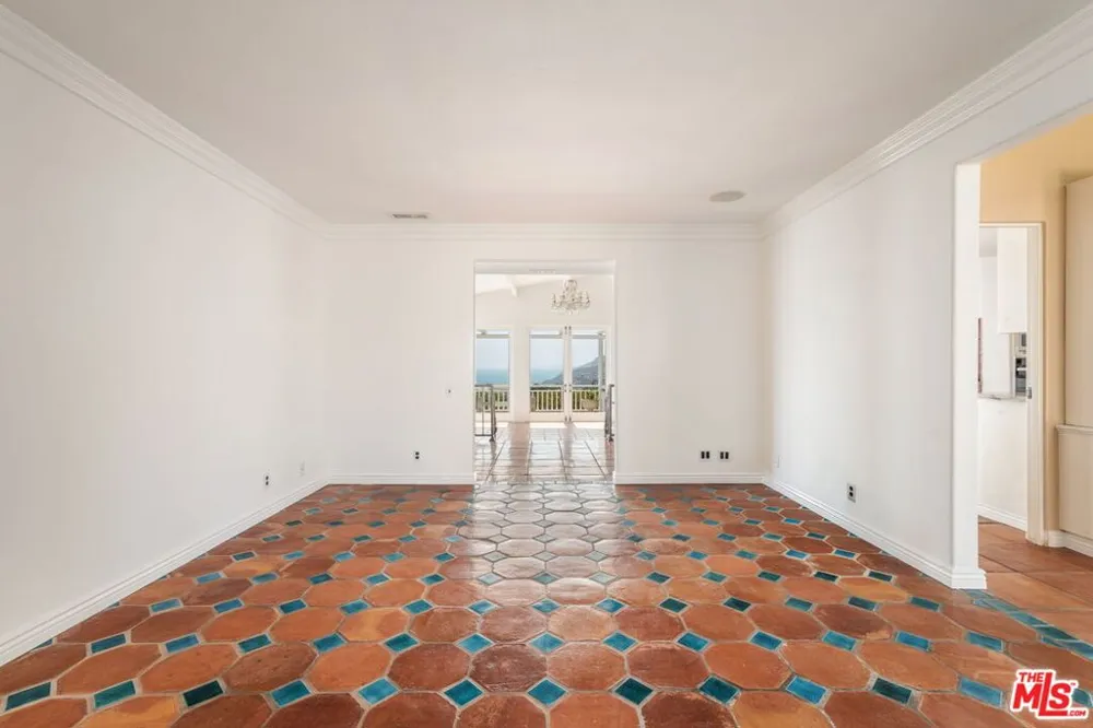 206 Bellino Drive Los Angeles, CA 90272