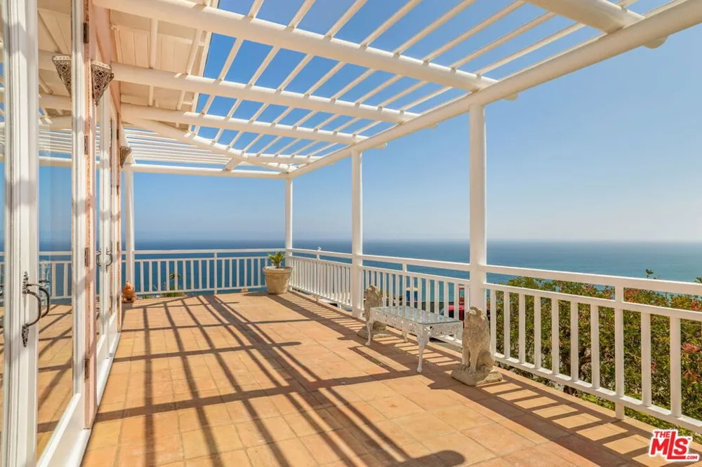 206 Bellino Drive Los Angeles, CA 90272