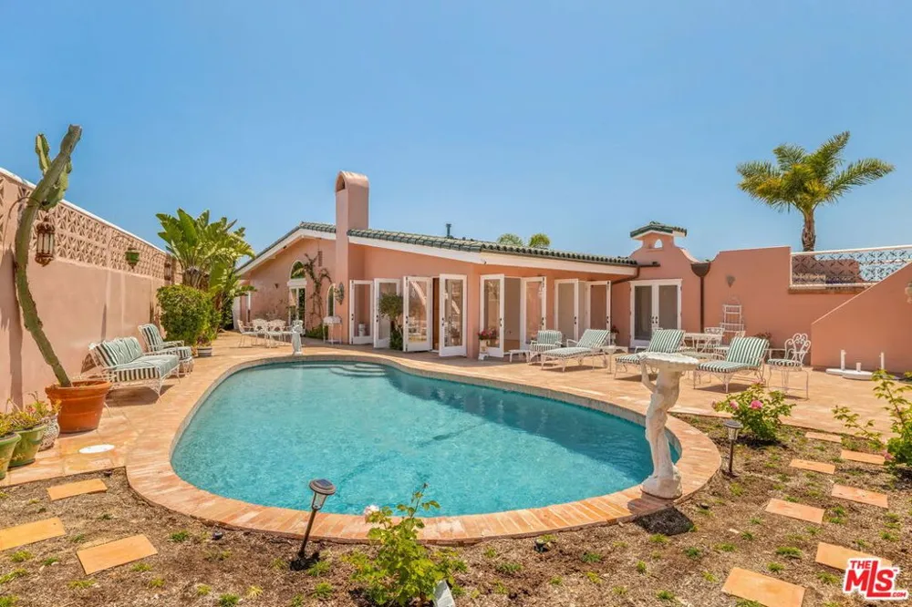 206 Bellino Drive Los Angeles, CA 90272