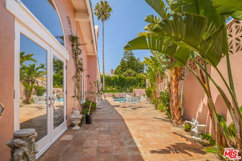 206 Bellino Drive Los Angeles, CA 90272