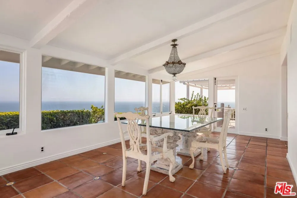 206 Bellino Drive Los Angeles, CA 90272