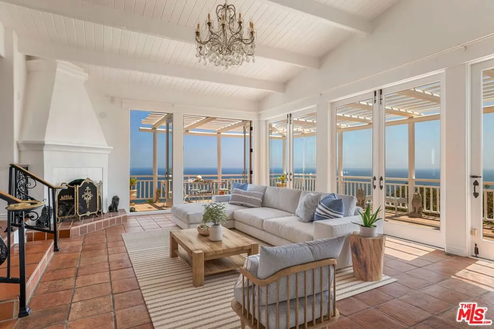 206 Bellino Drive Los Angeles, CA 90272