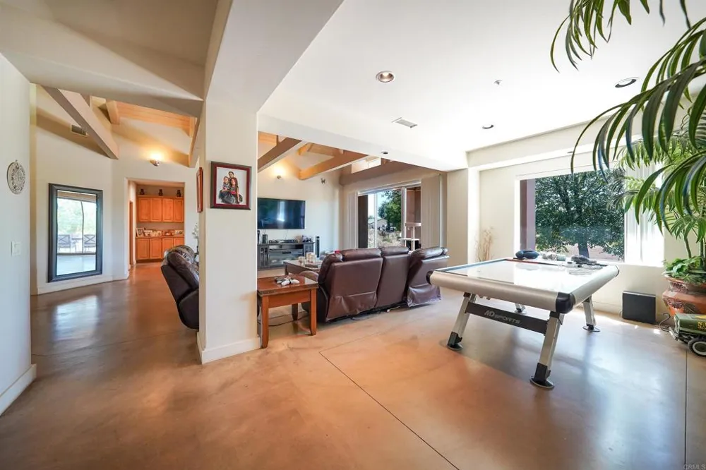285 Penn Street Ramona, CA 92065