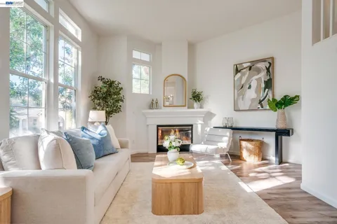 3541 Madison Common