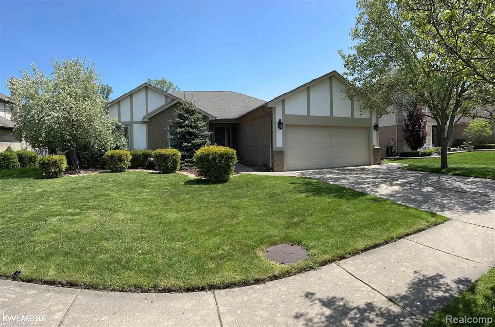52156 Antler Drive Macomb Township, MI 48042