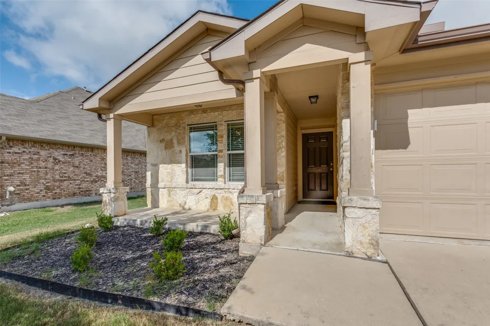 113 Screech Owl Drive Kyle, TX 78640
