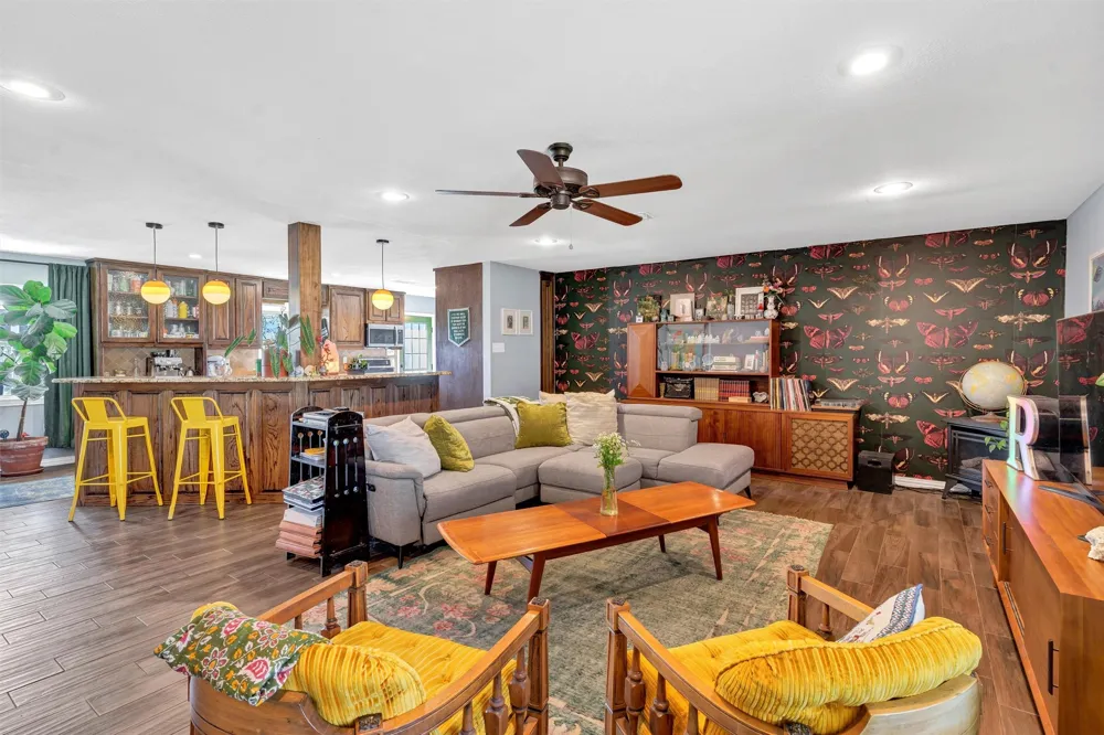406 Oak Lane Tolar, TX 76476