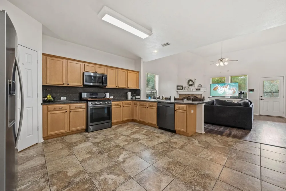 523 Savory Lane Crosby, TX 77532