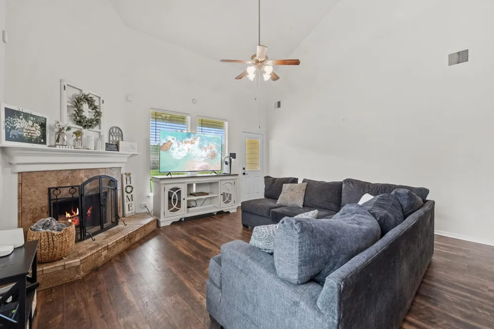 523 Savory Lane Crosby, TX 77532