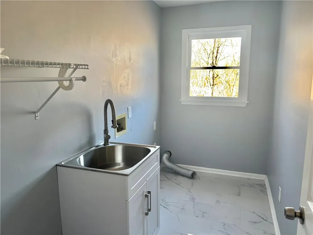240 Creekside Park Drive Alpharetta, GA 30022