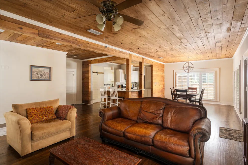 406 E Main Street Whitesboro, TX 76273