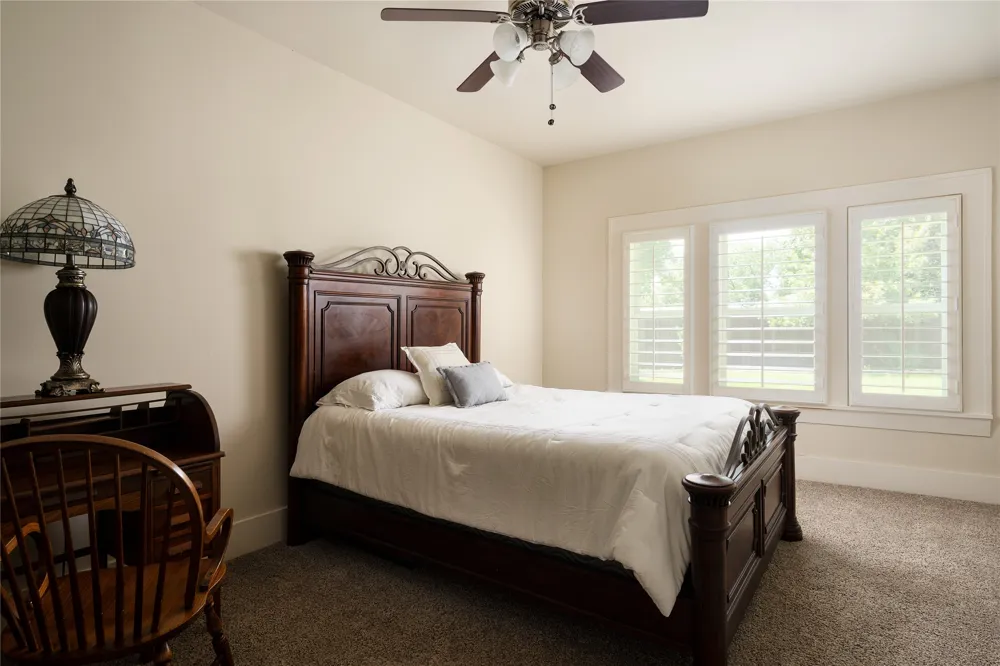 406 E Main Street Whitesboro, TX 76273