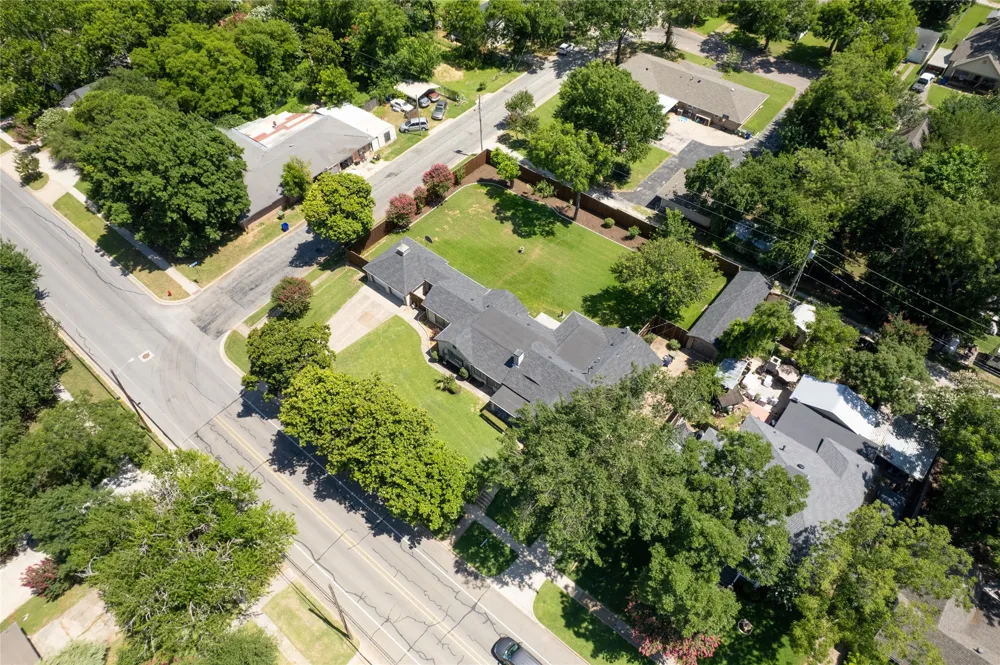 406 E Main Street Whitesboro, TX 76273