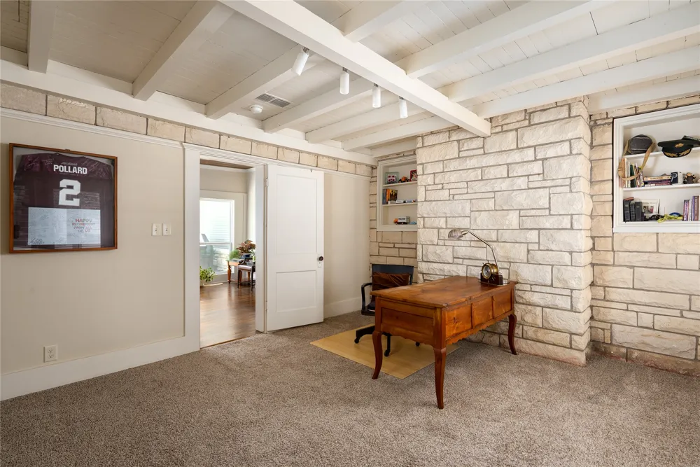 406 E Main Street Whitesboro, TX 76273
