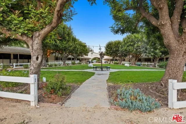 19 Round Up Road Bell Canyon, CA 91307