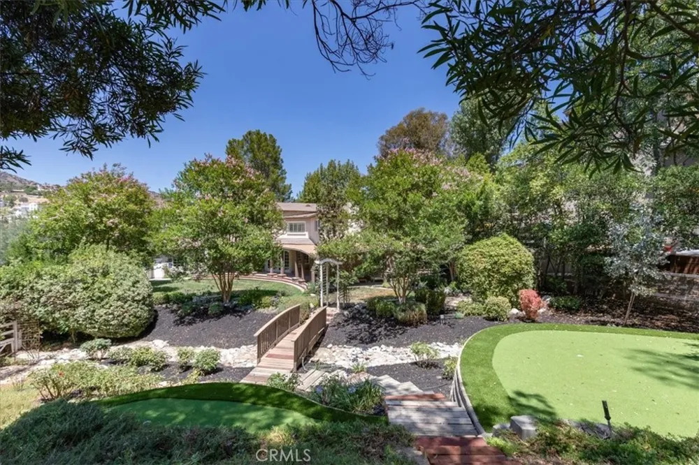19 Round Up Road Bell Canyon, CA 91307