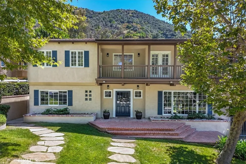 19 Round Up Road Bell Canyon, CA 91307