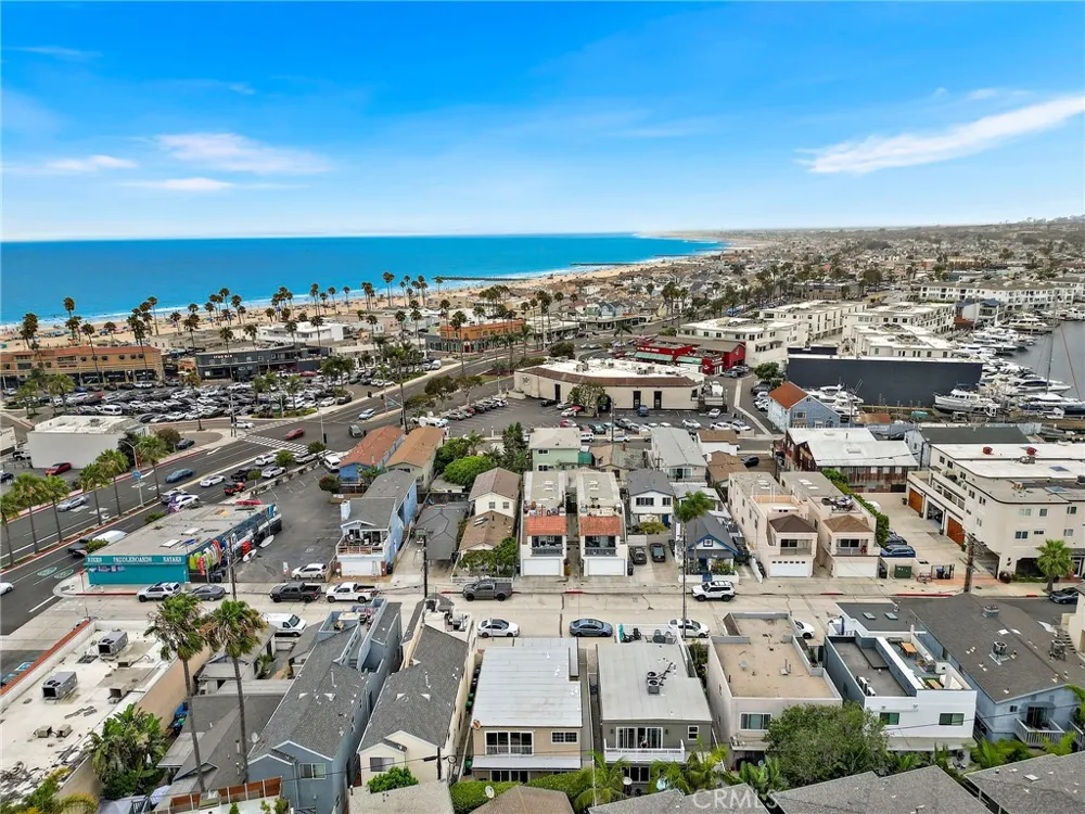 214 20th Street #B Newport Beach, CA 92663