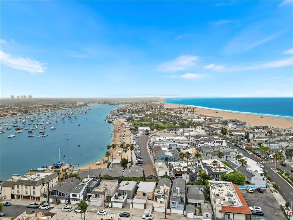 214 20th Street #B Newport Beach, CA 92663