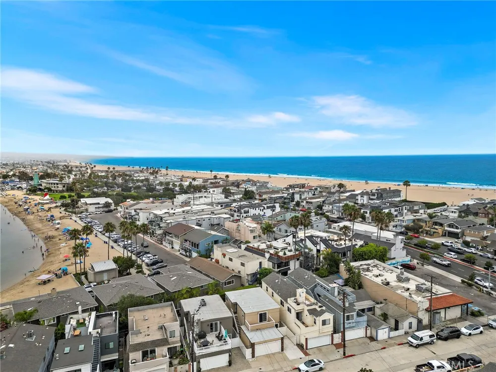 214 20th Street #B Newport Beach, CA 92663