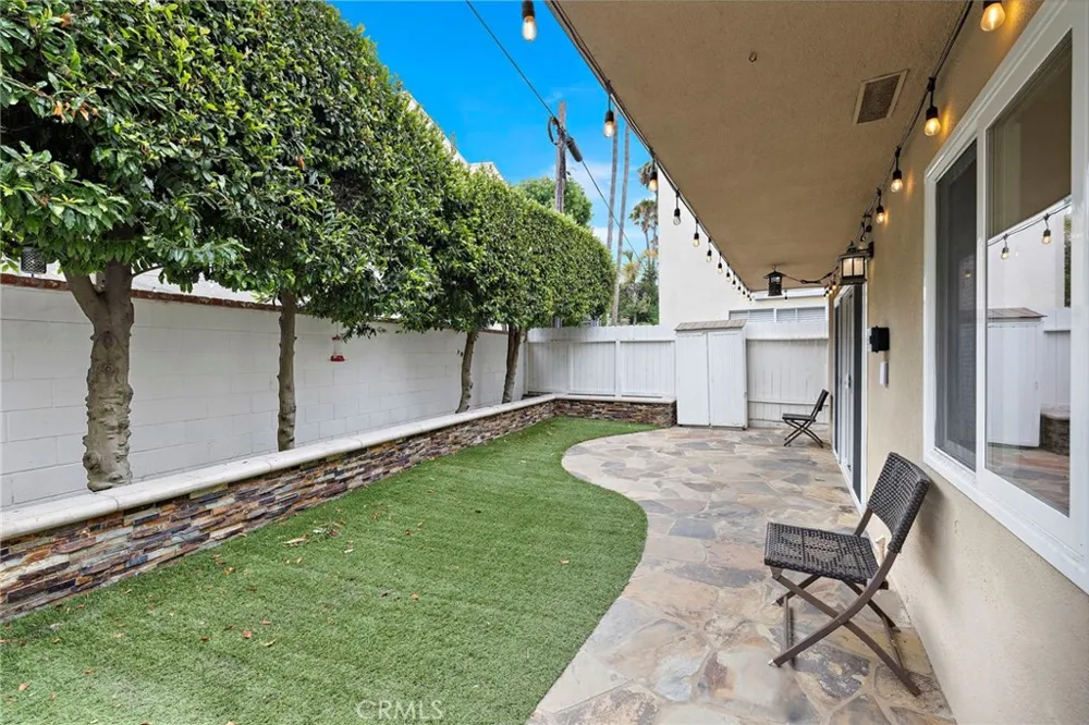 214 20th Street #B Newport Beach, CA 92663