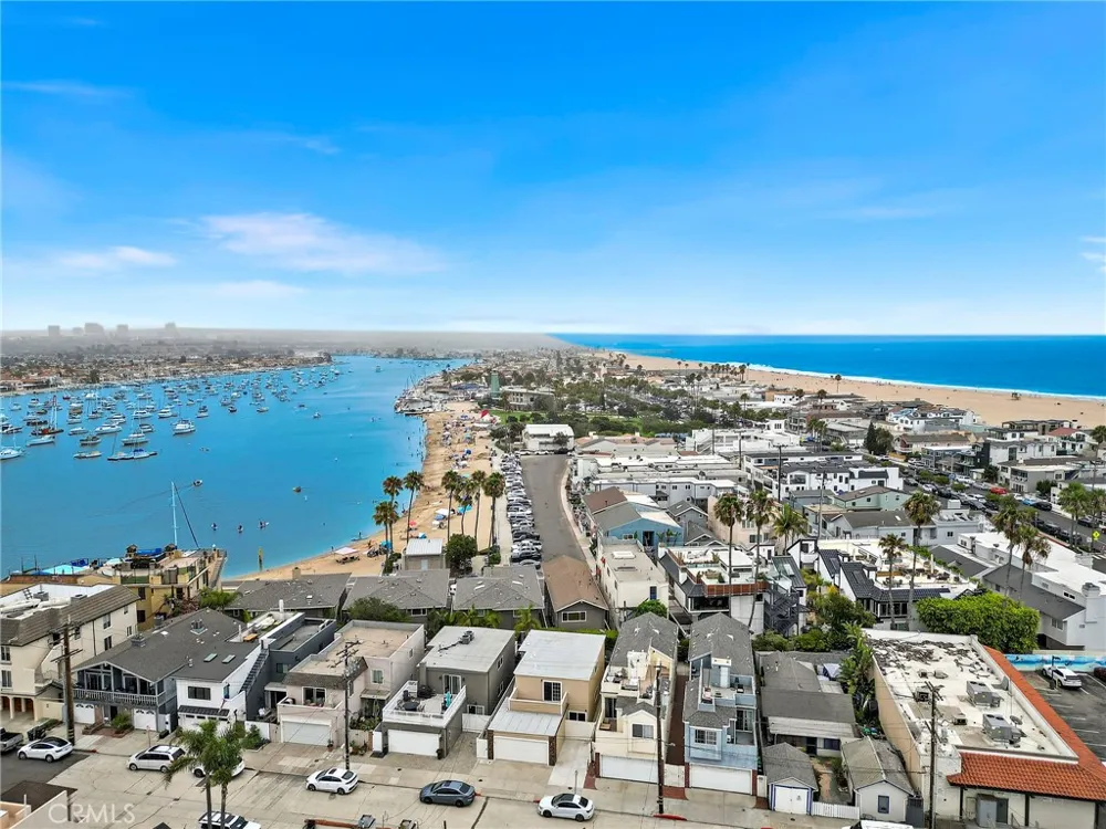 214 20th Street #B Newport Beach, CA 92663