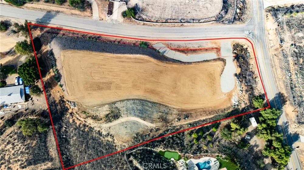 14735 Descanso Lake Mathews, CA 92570