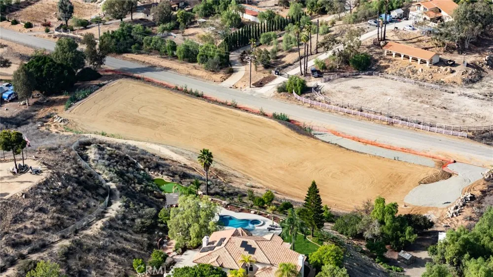 14735 Descanso Lake Mathews, CA 92570