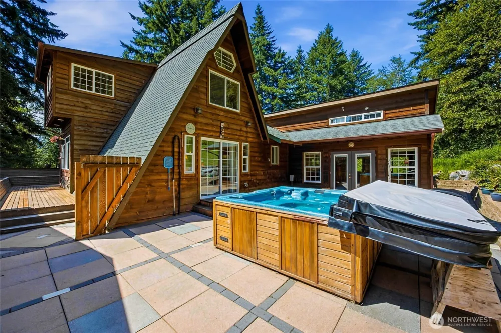 33217 Mount Tahoma Canyon Road E Ashford, WA 98304