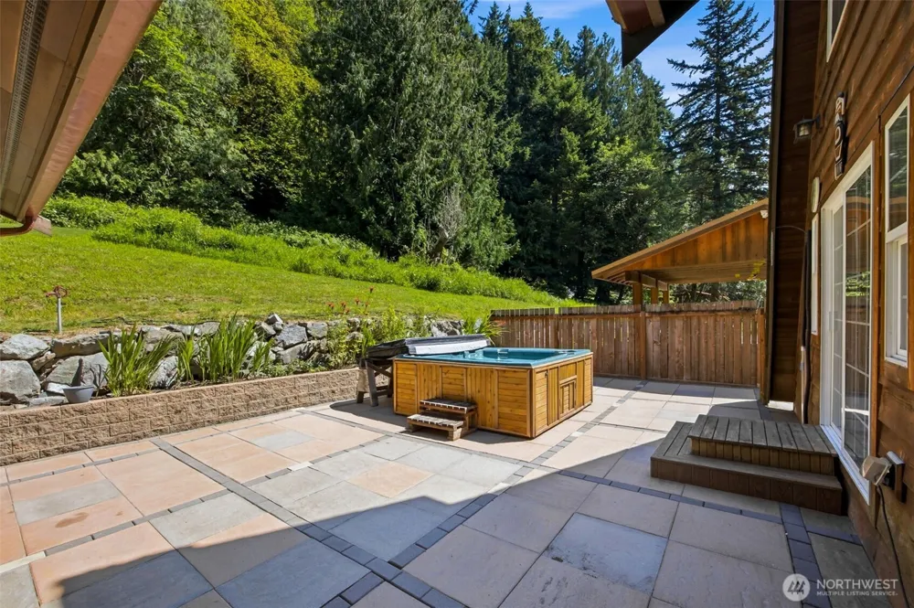 33217 Mount Tahoma Canyon Road E Ashford, WA 98304