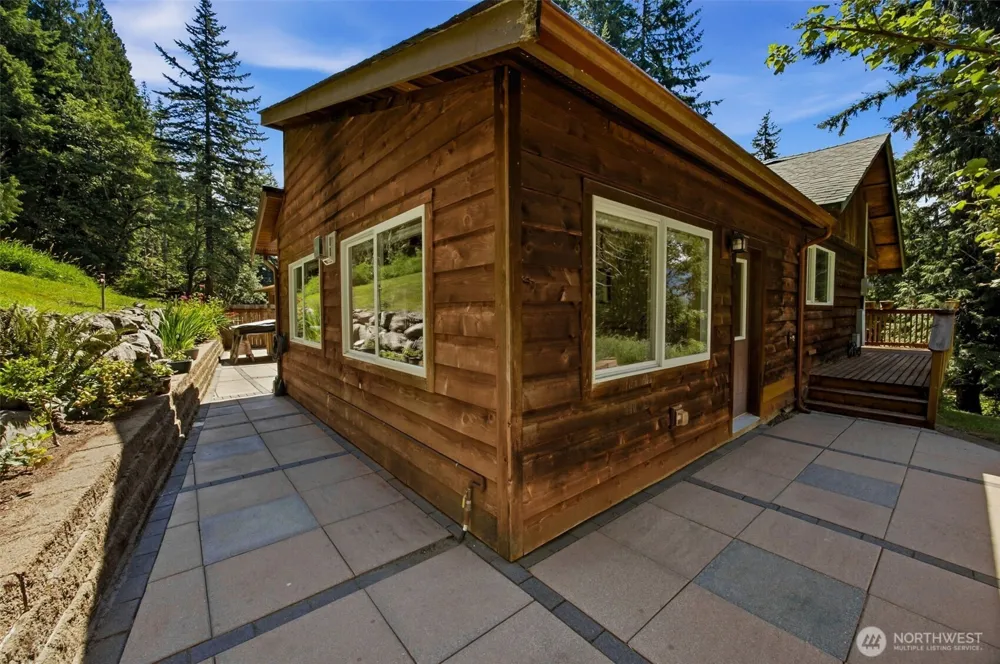 33217 Mount Tahoma Canyon Road E Ashford, WA 98304