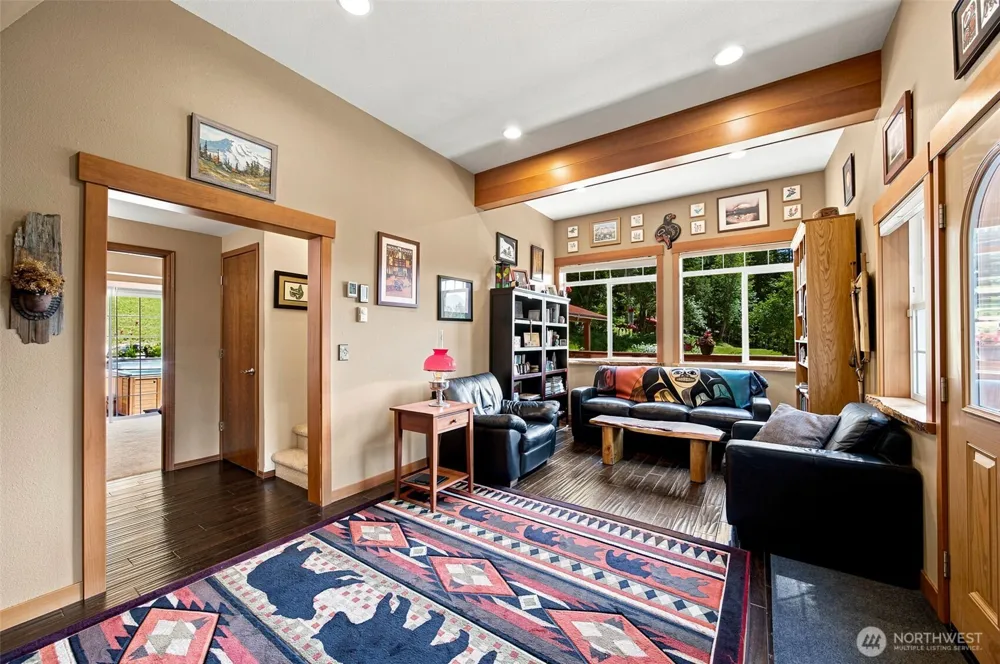 33217 Mount Tahoma Canyon Road E Ashford, WA 98304
