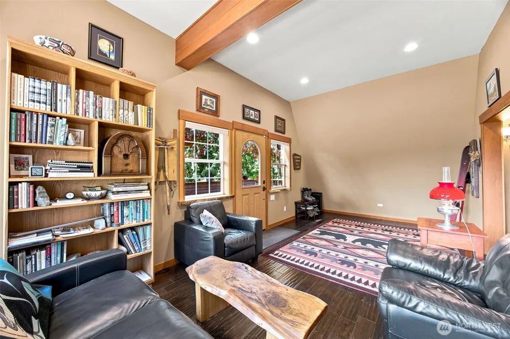 33217 Mount Tahoma Canyon Road E Ashford, WA 98304