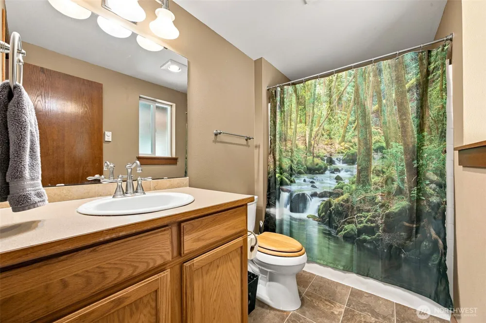 33217 Mount Tahoma Canyon Road E Ashford, WA 98304