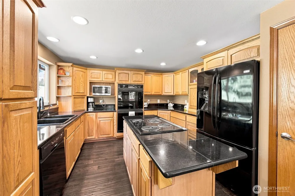 33217 Mount Tahoma Canyon Road E Ashford, WA 98304