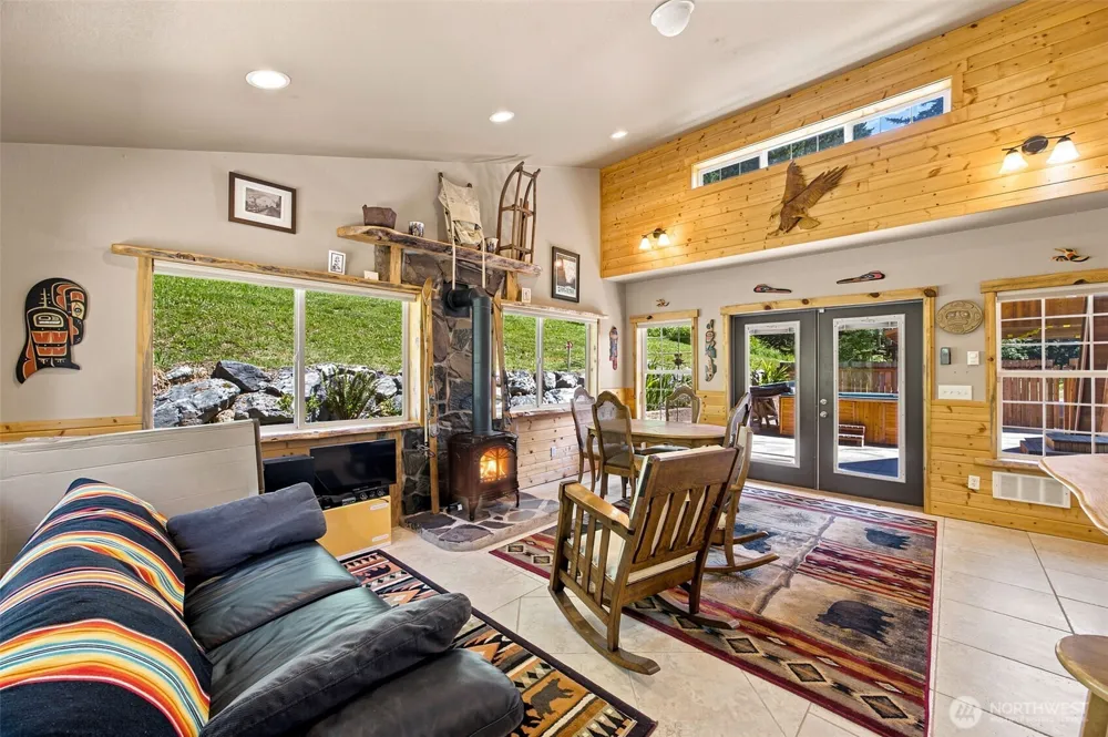 33217 Mount Tahoma Canyon Road E Ashford, WA 98304