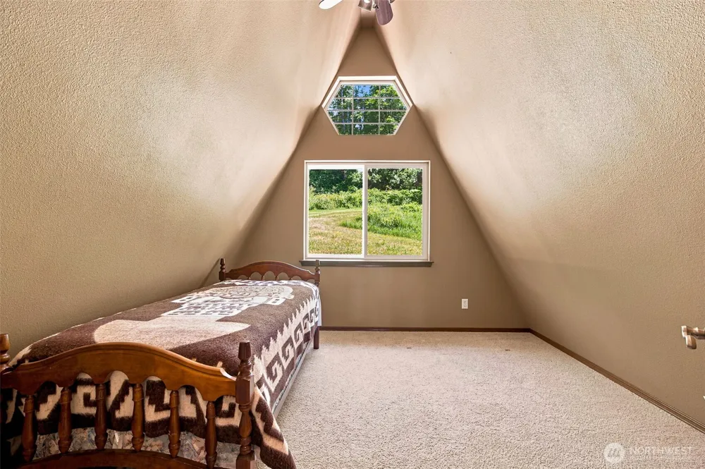 33217 Mount Tahoma Canyon Road E Ashford, WA 98304