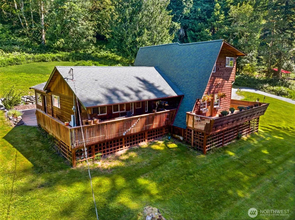 33217 Mount Tahoma Canyon Road E Ashford, WA 98304