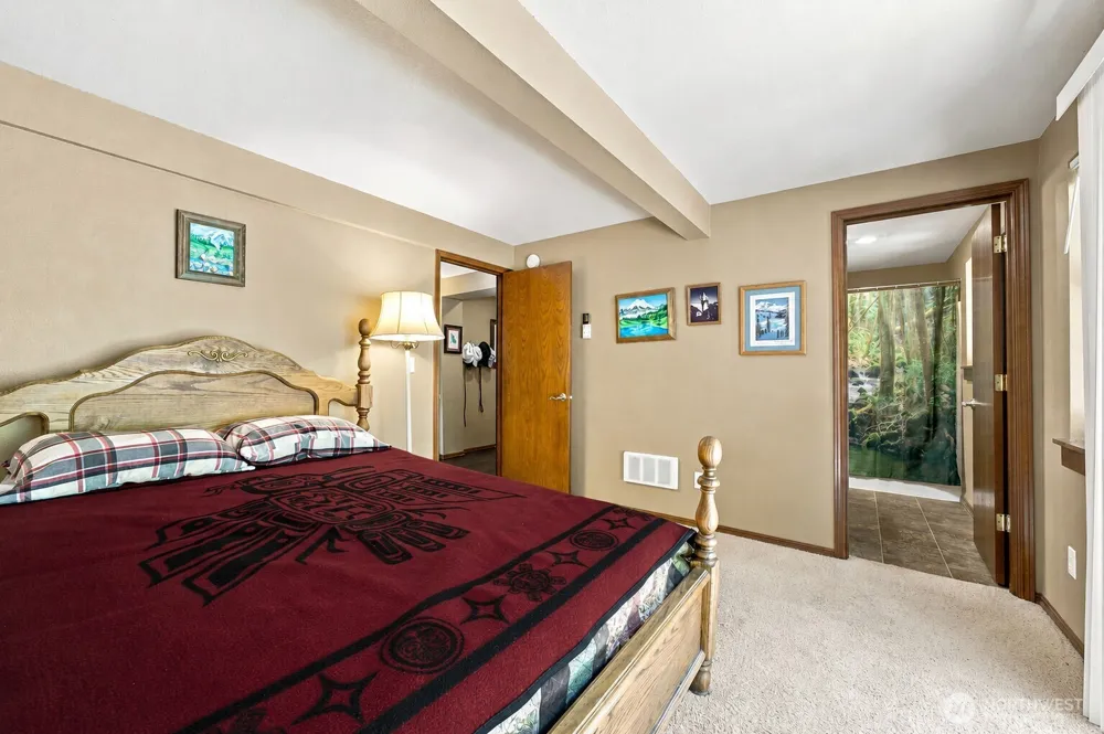 33217 Mount Tahoma Canyon Road E Ashford, WA 98304